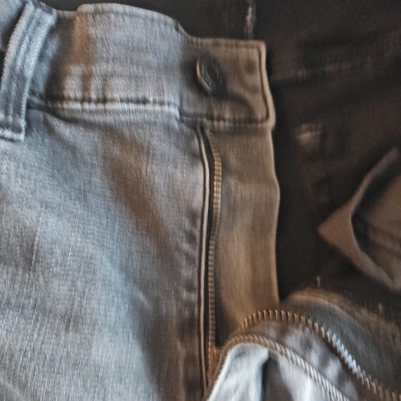 PacSun High Rise Jegging Distressed Ripped knee Black Raw Hem Jeans Size 28 EUC - Picture 10 of 10